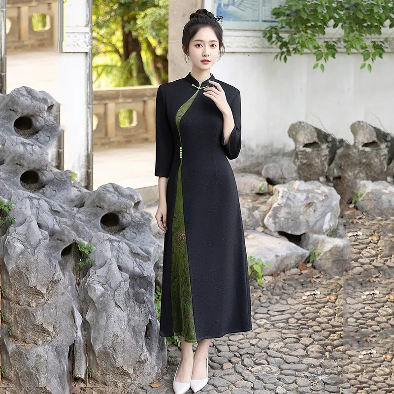 Бархатное платье для мамы Aodai, новое китайское улучшенное Cheongsam, новинка 2025, женское платье в стиле ретро с длинными рукавами, весенне-осеннее платье Qipao
Бархатное платье для мамы Aodai, новое китайское улучшенное Cheongsam, новинка 2025, женское платье в стиле ретро с длинными рукавами, весенне-осеннее платье Qipao