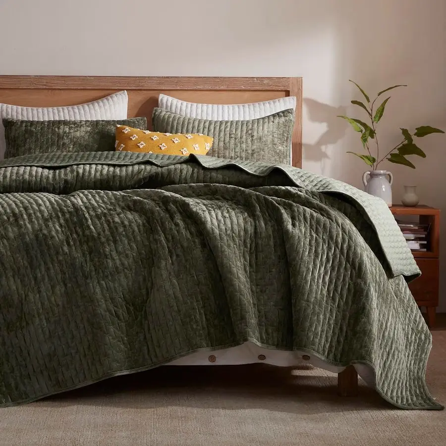 Velvet Quilt King Size 98x106, Lightweight Olive Green Velvet Comforter Set with 2 Matching Shams, Soft Cross Stitch Bedspread C
Velvet Quilt King Size 98x106, Lightweight Olive Green Velvet Comforter Set with 2 Matching Shams, Soft Cross Stitch Bedspread C
