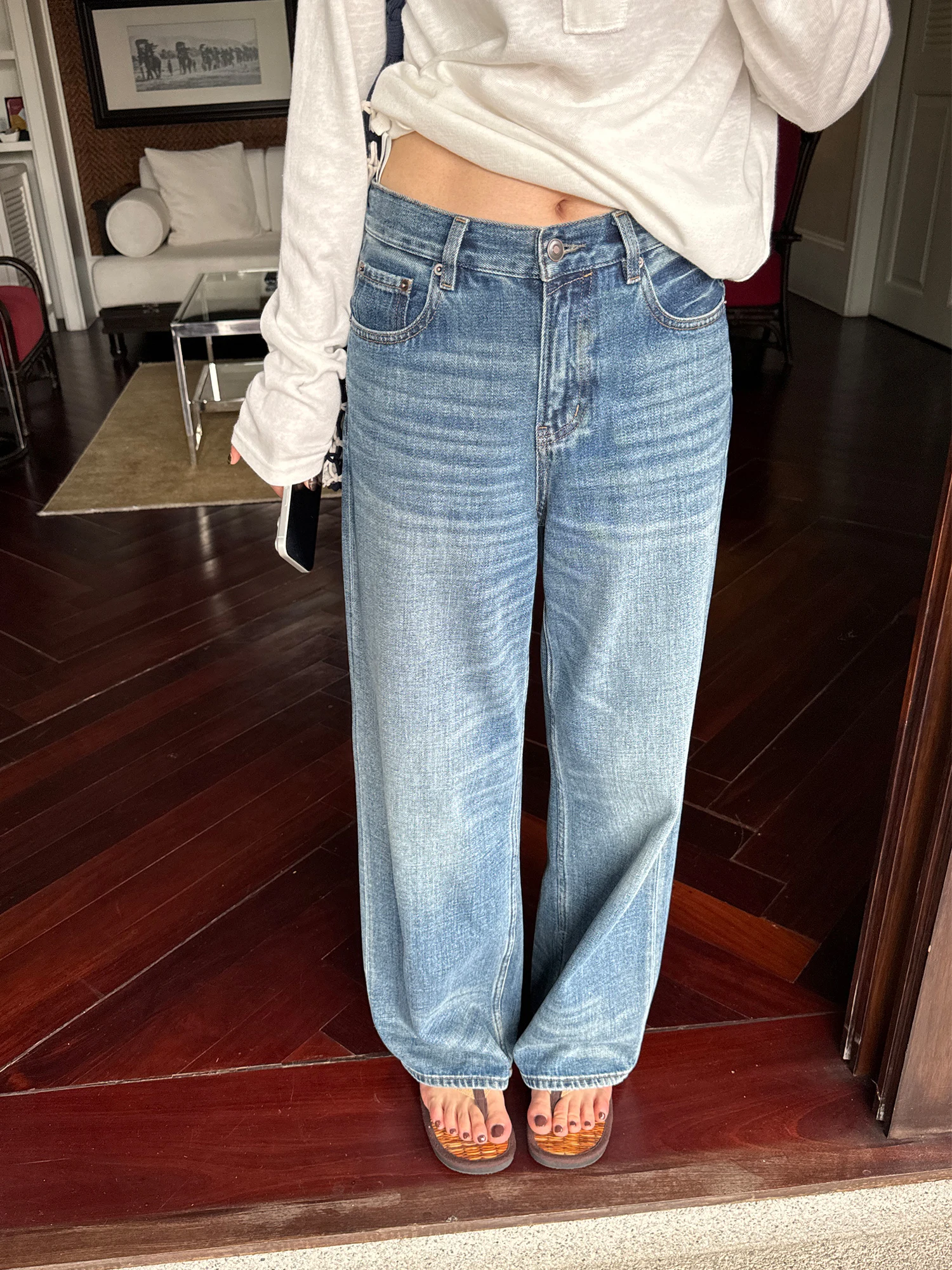 Women's Loose Fit Blue Jeans High Waist Wide Leg Pants Spring Summer New Style Street Fashion Cotton Denim Trousers
Women's Loose Fit Blue Jeans High Waist Wide Leg Pants Spring Summer New Style Street Fashion Cotton Denim Trousers