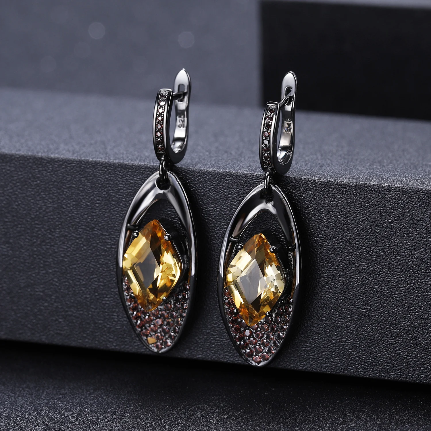 Luxury brand genuine real jewels Italian Craft Designer Jewelry 925 Silver Inlaid Natural Color Treasure Yellow Crystal Earrings
Luxury brand genuine real jewels Italian Craft Designer Jewelry 925 Silver Inlaid Natural Color Treasure Yellow Crystal Earrings