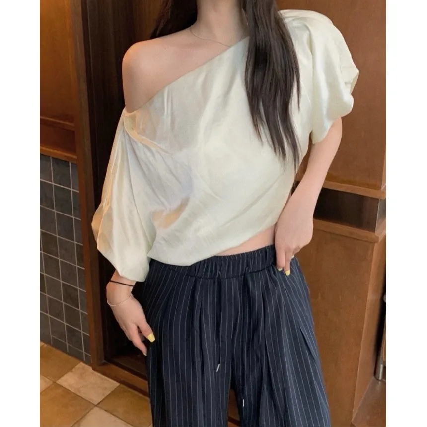 Summer New Style Shoulder Bared Women's Shirt Simple Versatile High End Short Fashionable Personality Shirt Korean Style Inne...
Summer New Style Shoulder Bared Women's Shirt Simple Versatile High End Short Fashionable Personality Shirt Korean Style Inne...