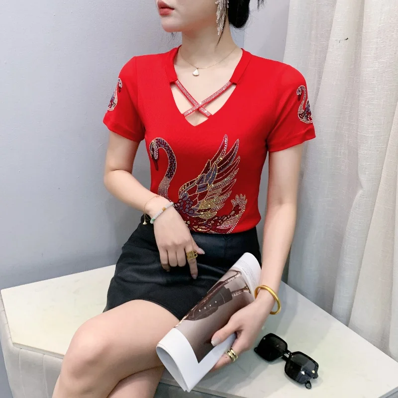 New European Streetwear Luxury Flower Off-Shoulder Design Tops Hot Diamonds Women's Elegant Luxury T-Shirt Ladies Shirts Tees
New European Streetwear Luxury Flower Off-Shoulder Design Tops Hot Diamonds Women's Elegant Luxury T-Shirt Ladies Shirts Tees