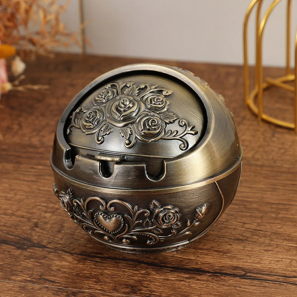 Retro Decorative Ashtray with Lid Metal Portable Cigar Ashtray Indoor and Outdoor Carved Gift Men's and Women's Smoking Set
Retro Decorative Ashtray with Lid Metal Portable Cigar Ashtray Indoor and Outdoor Carved Gift Men's and Women's Smoking Set