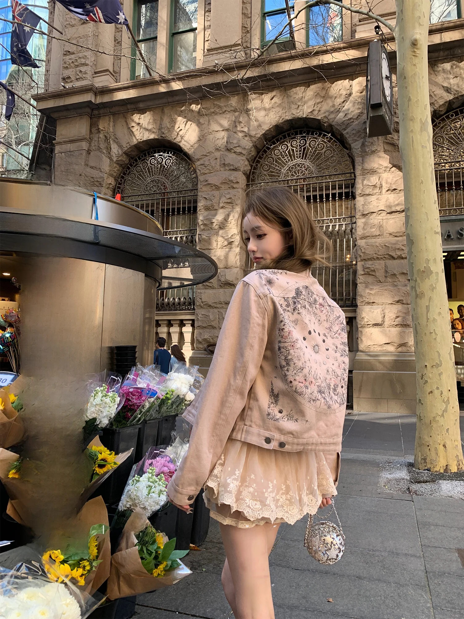 Джинсовый тюнер с вышивкой в стиле ретро, женское утягивающее пальто Faion ort, универсальная женская верхняя одежда с принтом Nuts k
Джинсовый тюнер с вышивкой в стиле ретро, женское утягивающее пальто Faion ort, универсальная женская верхняя одежда с принтом Nuts k