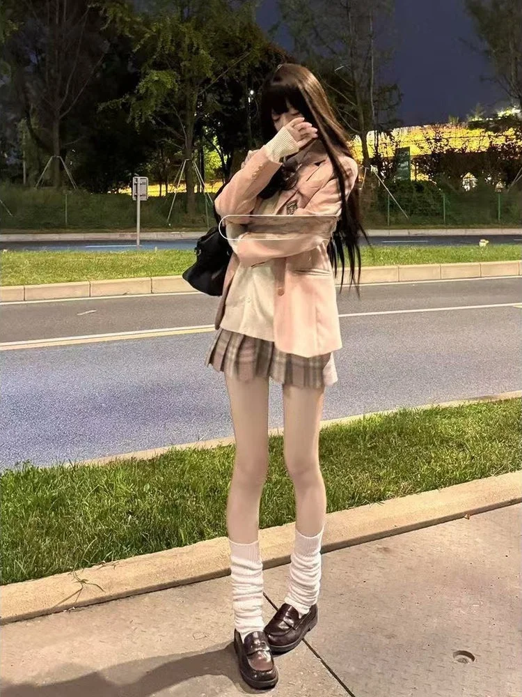 Оригинальный комплект JK orm, клетчатая юбка, школьная универсальная плиссированная юбка, костюм, повседневный ансамбль Faion для женщин
Оригинальный комплект JK orm, клетчатая юбка, школьная универсальная плиссированная юбка, костюм, повседневный ансамбль Faion для женщин