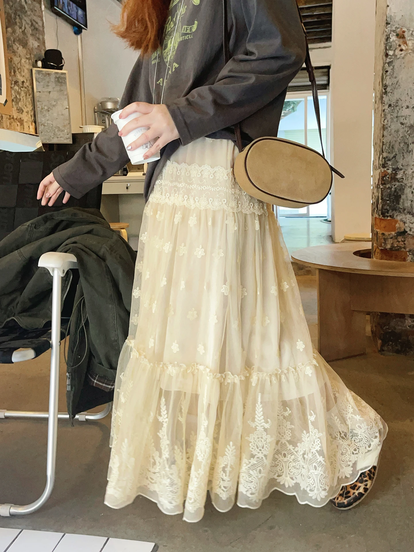 Юбка миди А-силуэта женская, кружевная, средней длины, модная, антивозрастная, с высокой талией, из полиэстера, для повседневной носки и путешествий...
Юбка миди А-силуэта женская, кружевная, средней длины, модная, антивозрастная, с высокой талией, из полиэстера, для повседневной носки и путешествий...