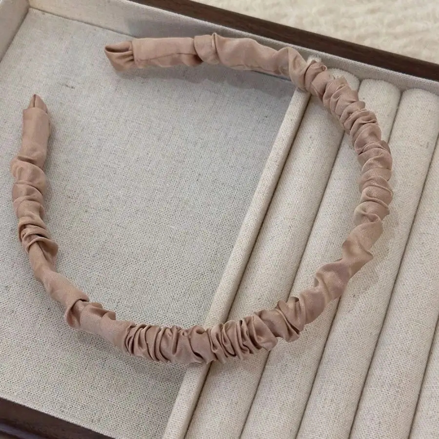 Earth Tones Simple Satin Pleated Hairpin Hair Hoop For Women 2023 New Summer Temperament Headband Pressed Hair Headwear
Earth Tones Simple Satin Pleated Hairpin Hair Hoop For Women 2023 New Summer Temperament Headband Pressed Hair Headwear