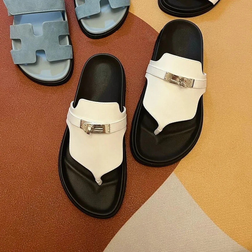 Sheepskin British Small Gold Buckle Leather Thick-soled Flip-flops Women's Summer Outer Wear Pinch Foot Muffin Cool Slippers
Sheepskin British Small Gold Buckle Leather Thick-soled Flip-flops Women's Summer Outer Wear Pinch Foot Muffin Cool Slippers