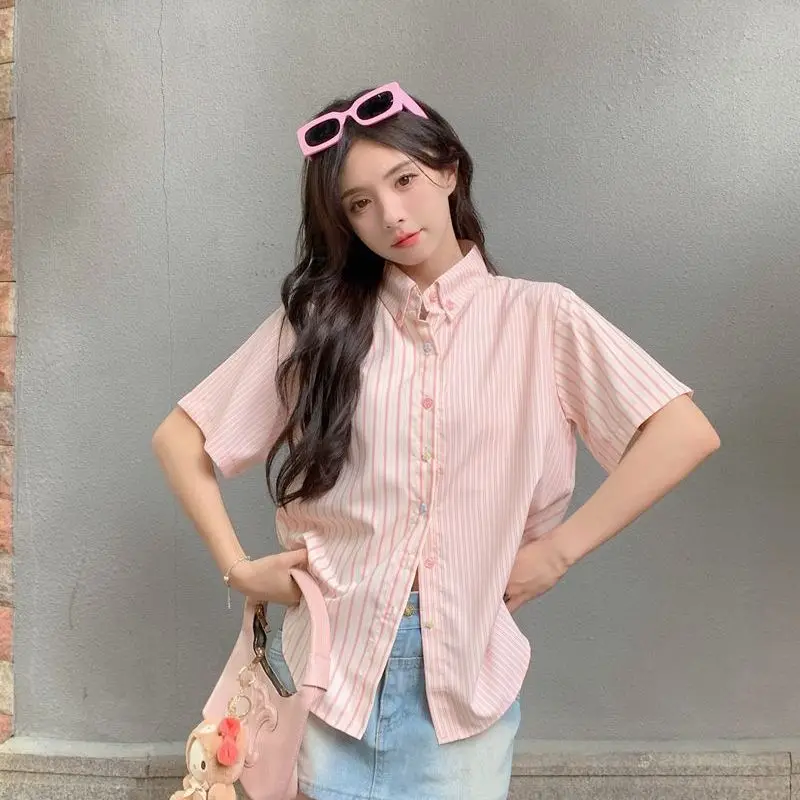 Pink Striped Loose Fit Short Sleeve Shirt Women's Summer Thin Design Button Casual Style Polyester Fiber Versatile Top
Pink Striped Loose Fit Short Sleeve Shirt Women's Summer Thin Design Button Casual Style Polyester Fiber Versatile Top