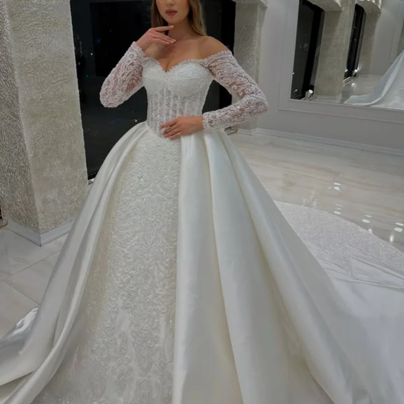 customized luxury ivory white Elegant Sweetheart Ball Gown Wedding Dress With applique satin vent Bridal Gowns
customized luxury ivory white Elegant Sweetheart Ball Gown Wedding Dress With applique satin vent Bridal Gowns