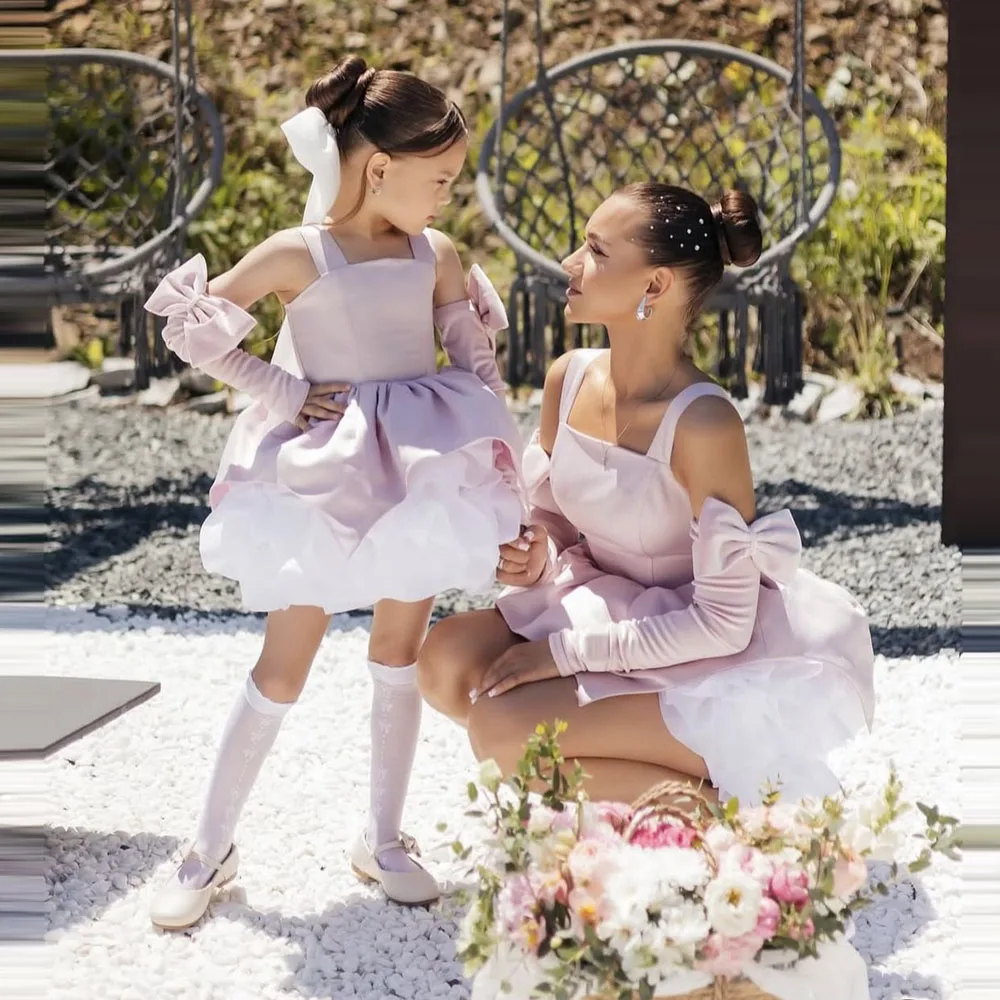Light Pink Mother And Daughter Dress With Detachable Sleeves Bows Family Look Cute Short Mommy and Me Birthday Dress For Photoes
Light Pink Mother And Daughter Dress With Detachable Sleeves Bows Family Look Cute Short Mommy and Me Birthday Dress For Photoes