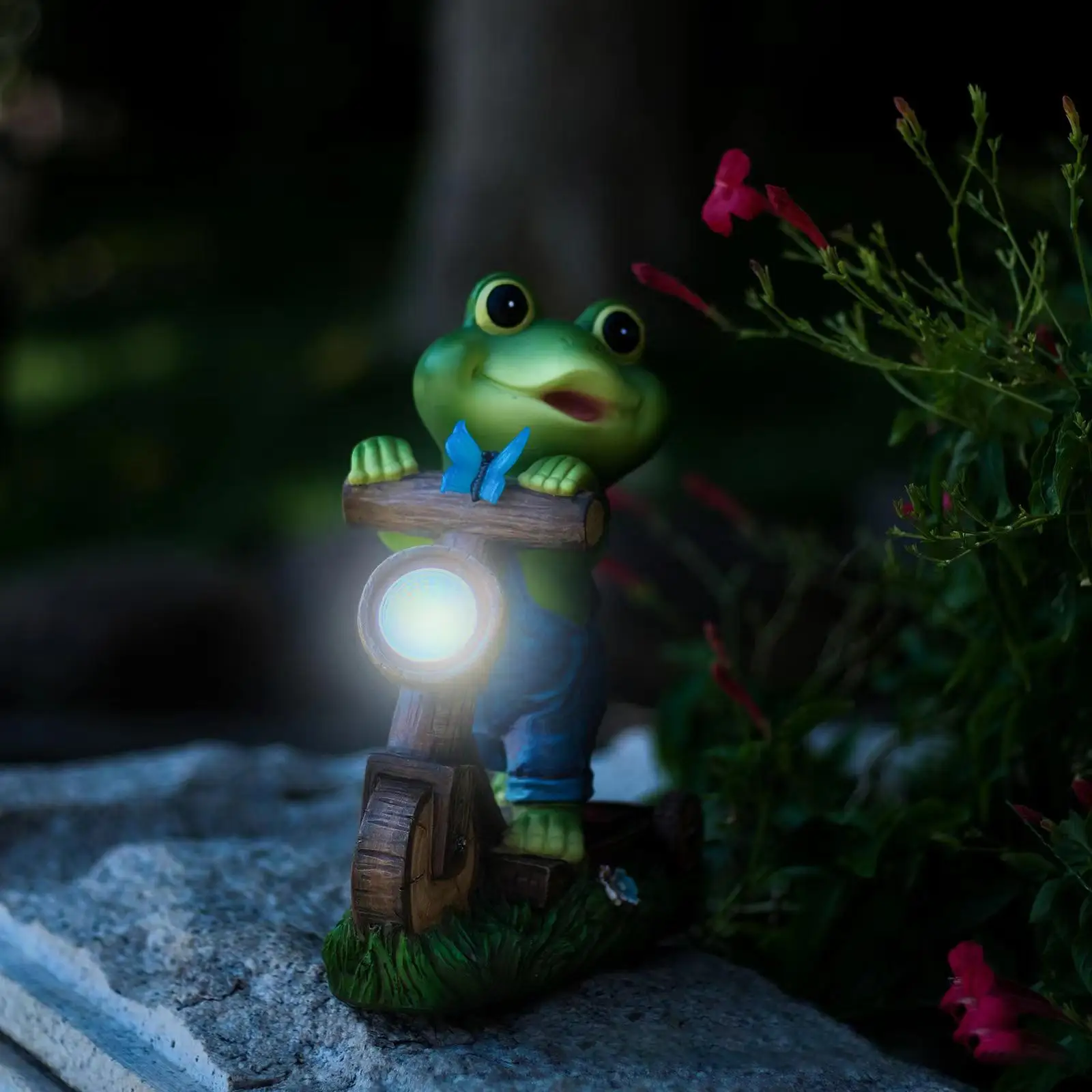 Solar Frog Statue with Solar Light Waterproof Indoor Outdoor Ornament Outdoor Decoration for Yard Lawn Backyard Party Wedding
Solar Frog Statue with Solar Light Waterproof Indoor Outdoor Ornament Outdoor Decoration for Yard Lawn Backyard Party Wedding