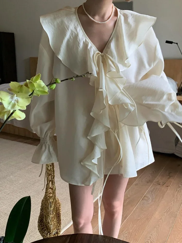 Элегантные свободные рубашки с оборками на шнуровке, модные однотонные шорты с высокой талией на шнуровке, женские летние каникулы, уличная одежда 2025
Элегантные свободные рубашки с оборками на шнуровке, модные однотонные шорты с высокой талией на шнуровке, женские летние каникулы, уличная одежда 2025
