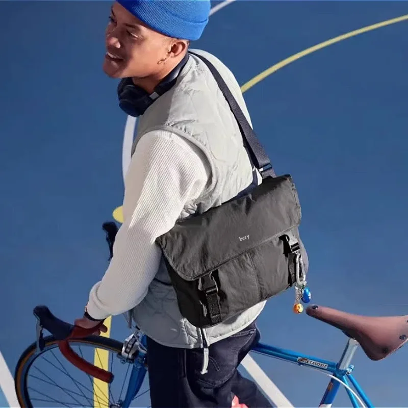 Unisex crossbody bag messenger bag bicycle bag Australian Berli messenger bag 12L
Unisex crossbody bag messenger bag bicycle bag Australian Berli messenger bag 12L