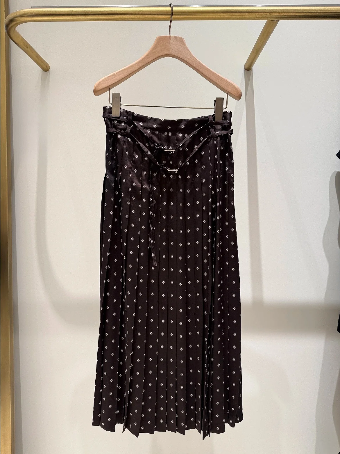 Heidd Autumn Winter Polka Dot Midi Skirt with Double Buckle Waist Belt Women's High Waist Pleated A-Line Skirt City Commute
Heidd Autumn Winter Polka Dot Midi Skirt with Double Buckle Waist Belt Women's High Waist Pleated A-Line Skirt City Commute