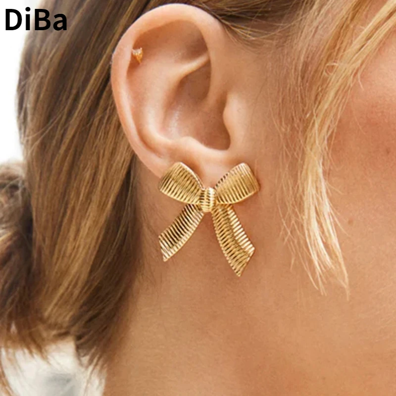 Fashion Jewelry Hot Sale 2024 Trend New Elegant Temperament Big Metal Bowknot Earrings Ring For Girl Women Gifts Accessories
Fashion Jewelry Hot Sale 2024 Trend New Elegant Temperament Big Metal Bowknot Earrings Ring For Girl Women Gifts Accessories