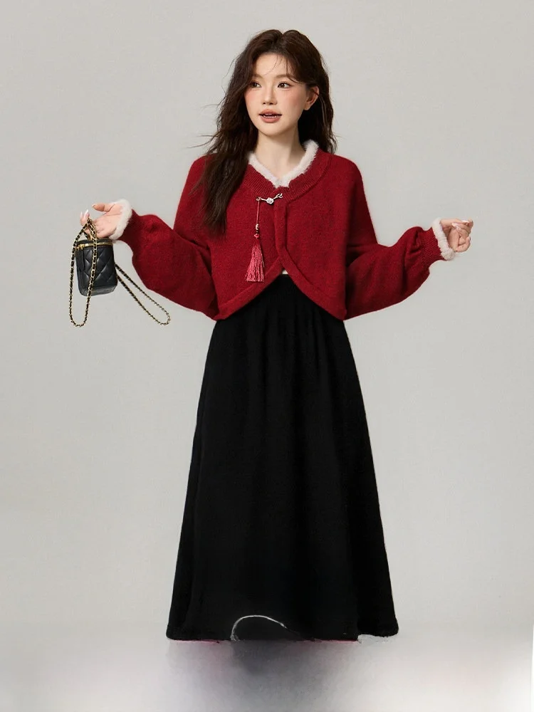 Комплект: укороченный вязаный жакет и брюки с высокой талией для повседневной носки, большие размеры, осень 2025. Материал: нейлон, полиэстер, вискоза.
Комплект: укороченный вязаный жакет и брюки с высокой талией для повседневной носки, большие размеры, осень 2025. Материал: нейлон, полиэстер, вискоза.