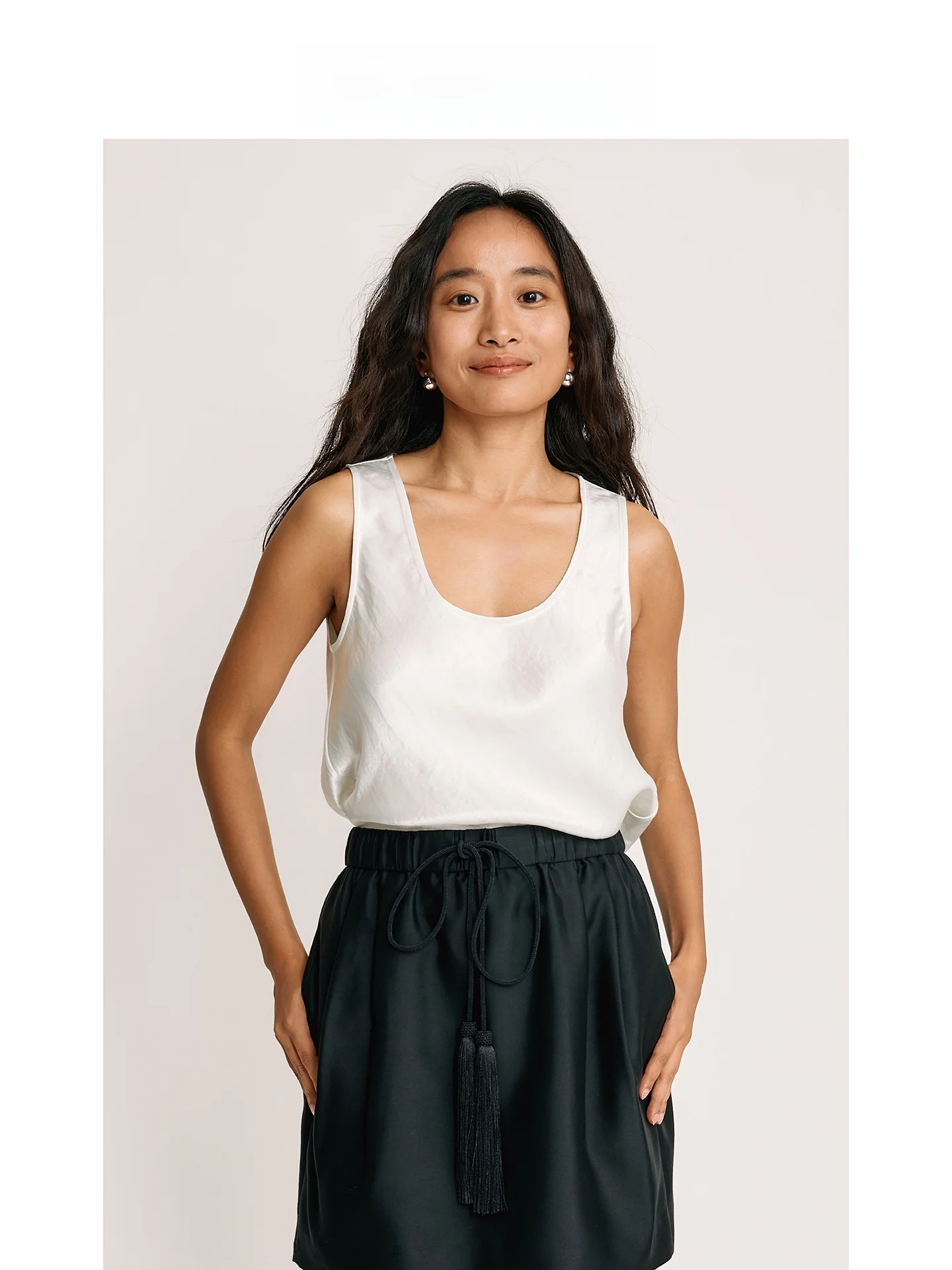 Verselet Short Poem Alma Tank Top Asymmetric Design Acetate Satin Cutout Vest Summer New Arrival Women's Fashion Outerwear
Verselet Short Poem Alma Tank Top Asymmetric Design Acetate Satin Cutout Vest Summer New Arrival Women's Fashion Outerwear