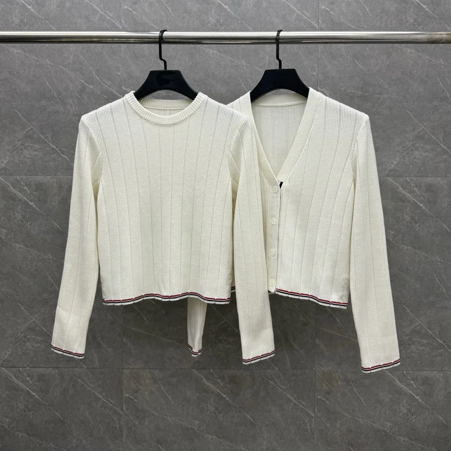 Ladies' Autumn Winter New Style V-Neck Open Cardigan round Neck Woolen Sweater Casual Versatile Color Simple Style
Ladies' Autumn Winter New Style V-Neck Open Cardigan round Neck Woolen Sweater Casual Versatile Color Simple Style