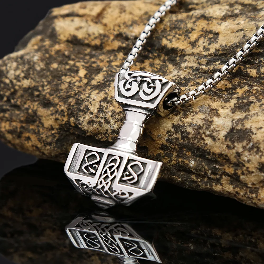 100pcs/lot men's necklaces trendy hip-hop niche men's sweater chains with a sense of luxury, personality, retro and versatile ti
100pcs/lot men's necklaces trendy hip-hop niche men's sweater chains with a sense of luxury, personality, retro and versatile ti