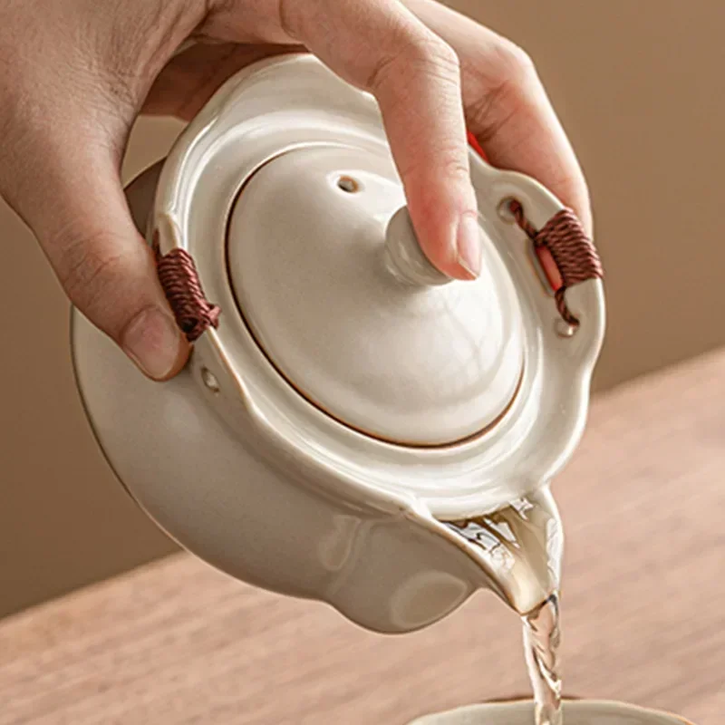 2025Kiln Hand Pot Single Ceramic Tea Pot Anti Scalding Kung Fu Tea Pot With Lid For Household
2025Kiln Hand Pot Single Ceramic Tea Pot Anti Scalding Kung Fu Tea Pot With Lid For Household