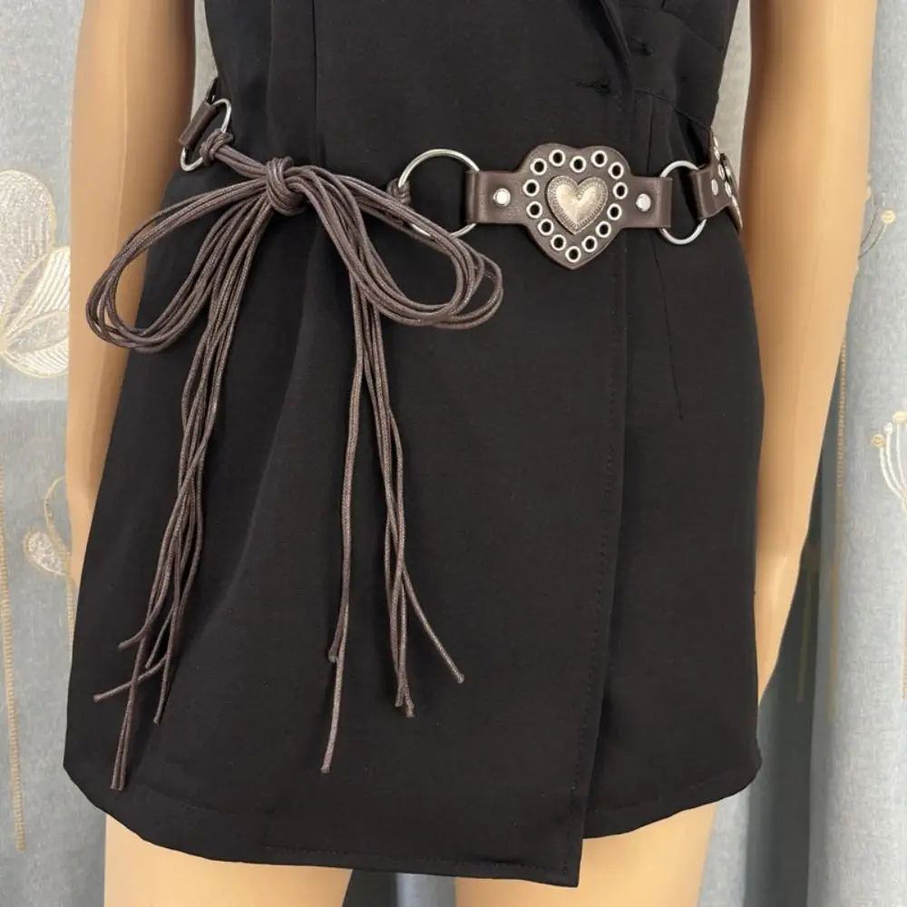 Fashion Love Heart Rivet Leather Belt Vintage Luxury Design Punk Waistband Y2K Versatile Jeans Belt Women
Fashion Love Heart Rivet Leather Belt Vintage Luxury Design Punk Waistband Y2K Versatile Jeans Belt Women