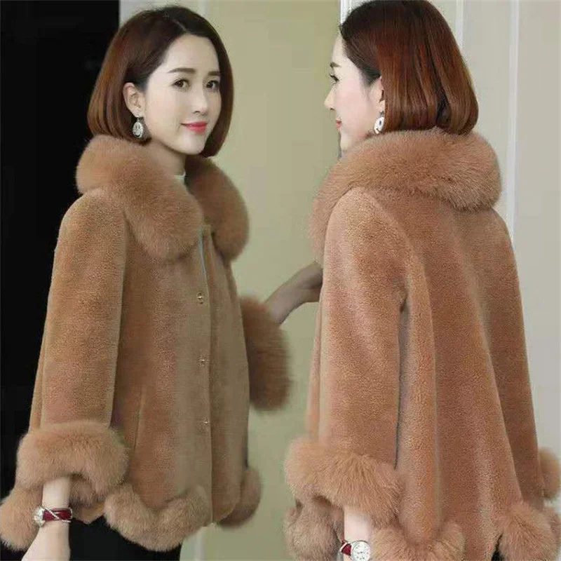 Pop Square Collar Faux Fur Coat Women Particles Imitation Sheep Shearing Coat Female Imitation Fox Fur Collar Fashion Winter Coa
Pop Square Collar Faux Fur Coat Women Particles Imitation Sheep Shearing Coat Female Imitation Fox Fur Collar Fashion Winter Coa