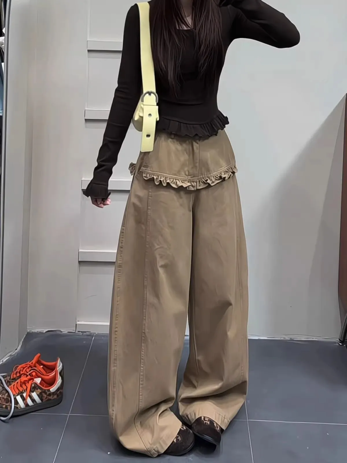 Khaki Color Splicing Lace Wide Leg Jeans Women's High Waist Loose Design Spring New Style 2026 Bend Knife Pants
Khaki Color Splicing Lace Wide Leg Jeans Women's High Waist Loose Design Spring New Style 2026 Bend Knife Pants
