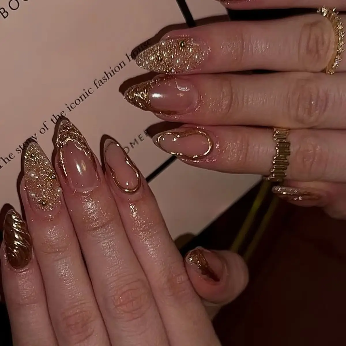 24Pcs Golden Almond Press on Nails with Jelly Glue Glittering 3D Water Ripple Fake Nail Tips Resuable Wearable Finished Manicure
24Pcs Golden Almond Press on Nails with Jelly Glue Glittering 3D Water Ripple Fake Nail Tips Resuable Wearable Finished Manicure