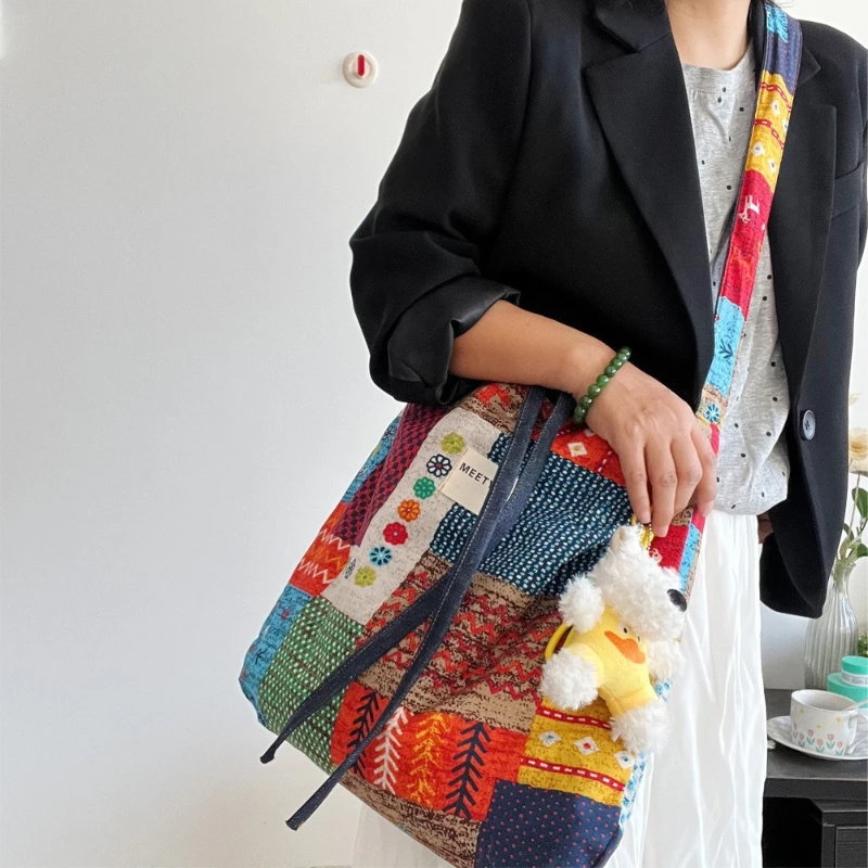 Large capacity double-sided available casual retro splicing bag, practical single shoulder sloping body women's handbag
Large capacity double-sided available casual retro splicing bag, practical single shoulder sloping body women's handbag