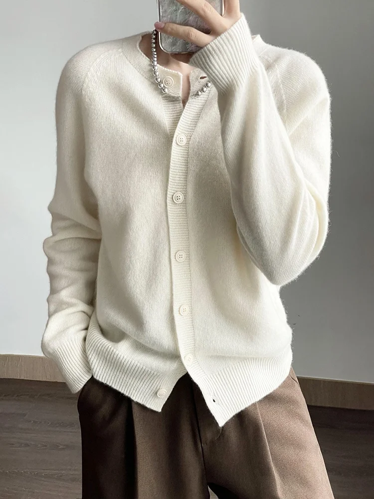 Элегантный шерстяной вязаный кардиган с круглым вырезом и одной пуговицей, удобная верхняя одежда для женщин, для повседневной носки, зимняя мода
Элегантный шерстяной вязаный кардиган с круглым вырезом и одной пуговицей, удобная верхняя одежда для женщин, для повседневной носки, зимняя мода