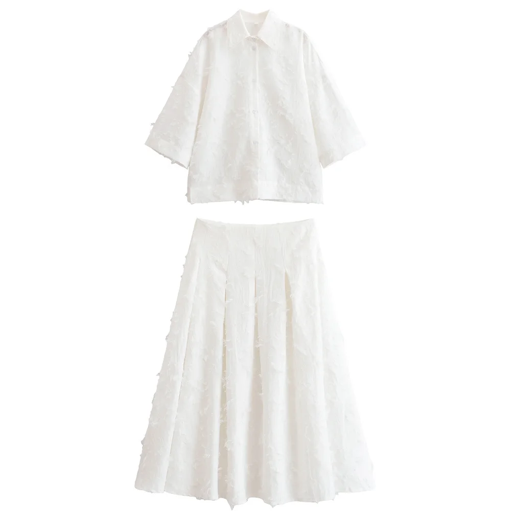 Новая летняя модная и универсальная рубашка большого размера с бахромой и юбка А-силуэта 
Новая летняя модная и универсальная рубашка большого размера с бахромой и юбка А-силуэта