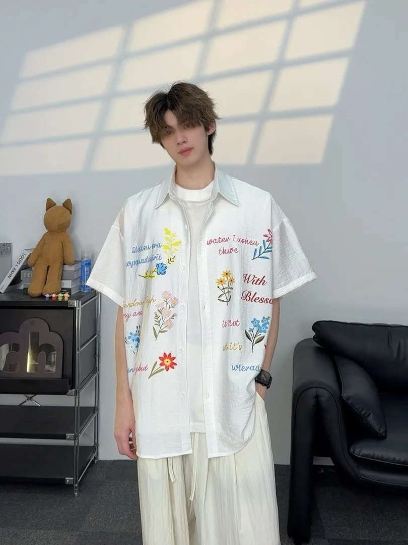 Американская ретро-рубашка с цветочным принтом, свободного кроя, повседневная, унисекс, лето 2025, новая, в стиле Lazy Fashion, из смесового полиэстера и хлопка
Американская ретро-рубашка с цветочным принтом, свободного кроя, повседневная, унисекс, лето 2025, новая, в стиле Lazy Fashion, из смесового полиэстера и хлопка