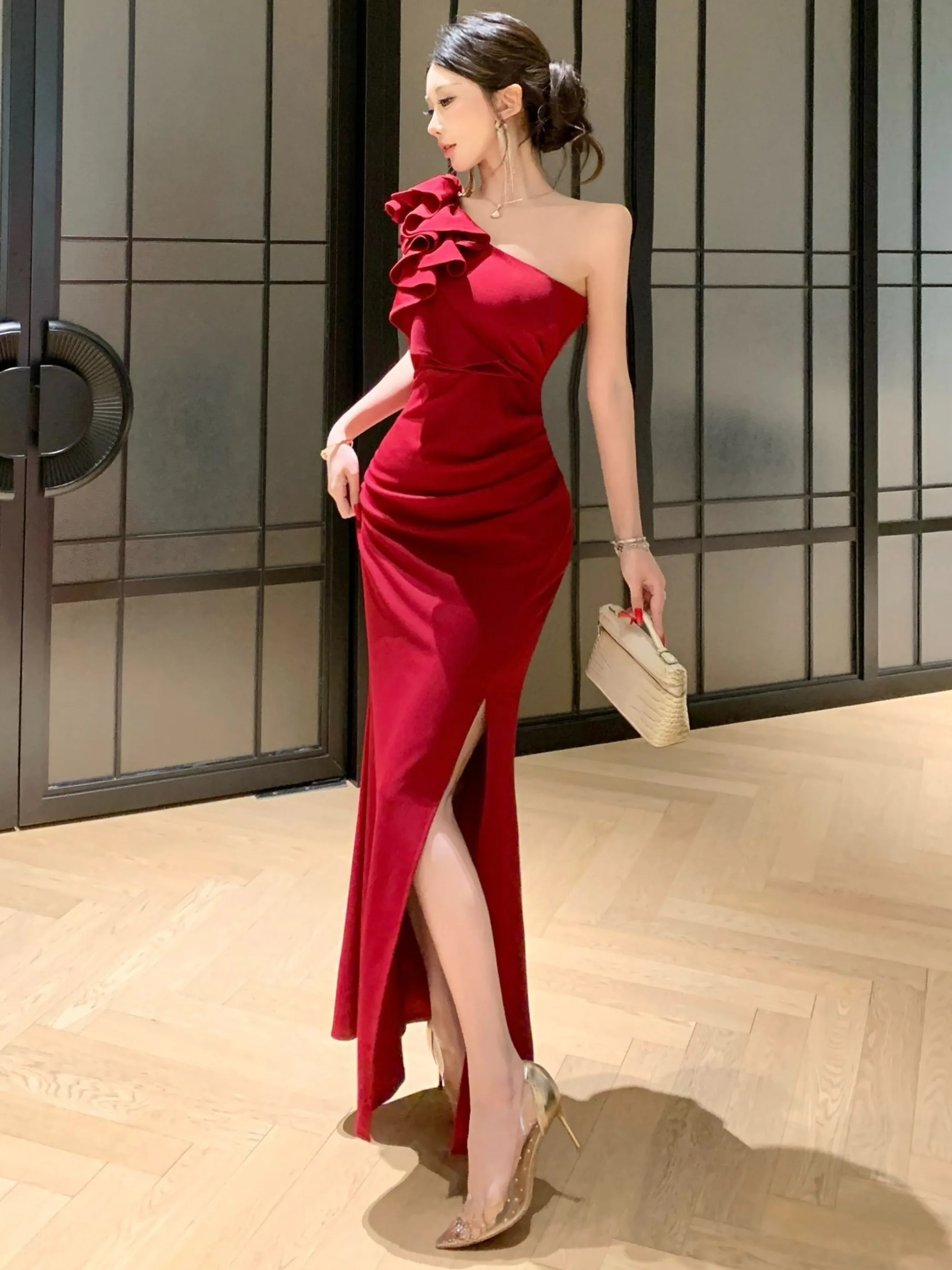 Ele Red Long Fi Tail Evening Gown Sexy Single oulder High Slit Slim Fit Women's Faion High Waist Zipper Sle Dr
Ele Red Long Fi Tail Evening Gown Sexy Single oulder High Slit Slim Fit Women's Faion High Waist Zipper Sle Dr