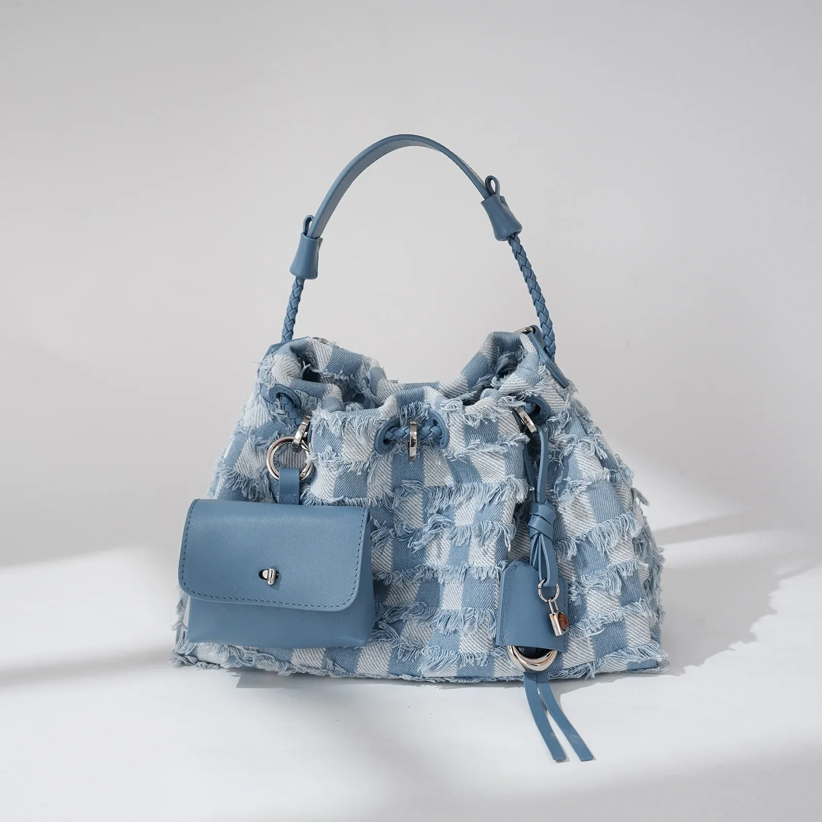 2025 Denim Leather Top Handle Crossbody Bag for Women Multi-Color Fashion Shoulder Bag with Adjustable Strap Large Capacity
2025 Denim Leather Top Handle Crossbody Bag for Women Multi-Color Fashion Shoulder Bag with Adjustable Strap Large Capacity