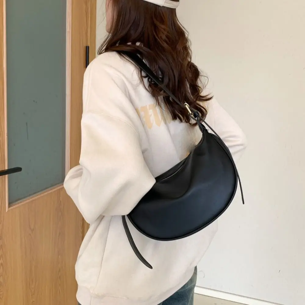 Solid Color Vintage Crossbody Bags Adjustable Strap Zipper PU Leather Shoulder Bag Large Capacity Korean Style
Solid Color Vintage Crossbody Bags Adjustable Strap Zipper PU Leather Shoulder Bag Large Capacity Korean Style