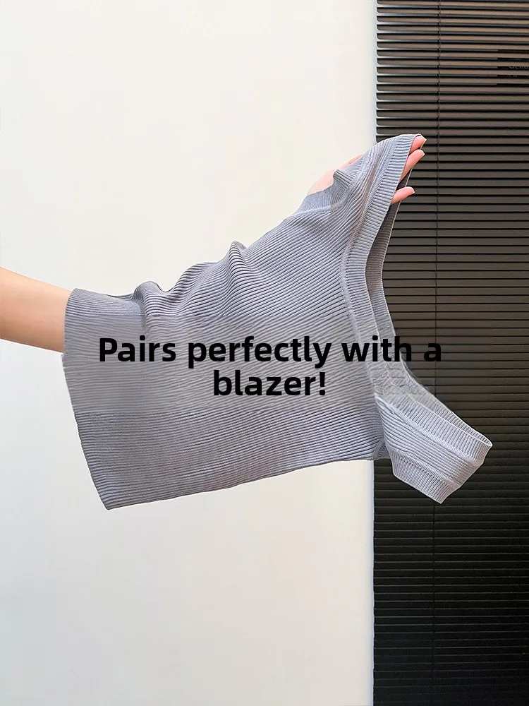 Slim Fit Knitted Vest Women's Business Inner Shirt Sleeveless Outerwear Square Collar Wide Strap Cover Side Breast Vintage Ho...
Slim Fit Knitted Vest Women's Business Inner Shirt Sleeveless Outerwear Square Collar Wide Strap Cover Side Breast Vintage Ho...