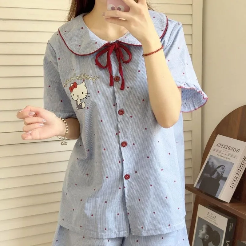 Summer new blue lapel cloud cotton cartoon Hello Kitty pajamas short sleeves shorts can be worn out loungewear
Summer new blue lapel cloud cotton cartoon Hello Kitty pajamas short sleeves shorts can be worn out loungewear