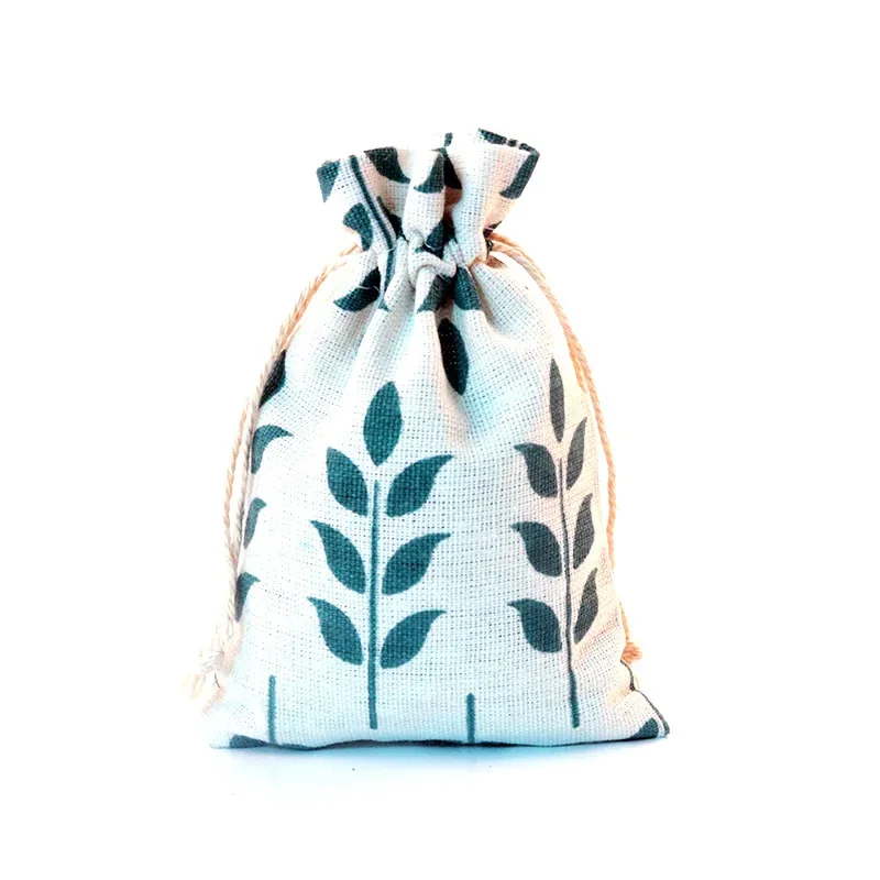 100 pcs/Lot 10*14cm Printed leaves pattern Natural Burlap Linen Jewelry Travel storage Pouch Mini Candy jute Packing Gift bag
100 pcs/Lot 10*14cm Printed leaves pattern Natural Burlap Linen Jewelry Travel storage Pouch Mini Candy jute Packing Gift bag