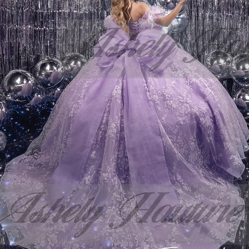 Customized Lavender Quinceanera Dresses Ball Gown Sequin Appliques Lace Crystal Bow Tulle Corset Birthday Party Prom Sweet 15 16
Customized Lavender Quinceanera Dresses Ball Gown Sequin Appliques Lace Crystal Bow Tulle Corset Birthday Party Prom Sweet 15 16