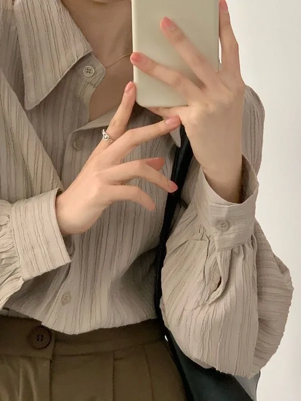 Retro Blue Textured Folded Long Sleeve Women's Shirt Loose Fit Spring Autumn Hong Kong Style Trendy Commute Style Polyester
Retro Blue Textured Folded Long Sleeve Women's Shirt Loose Fit Spring Autumn Hong Kong Style Trendy Commute Style Polyester