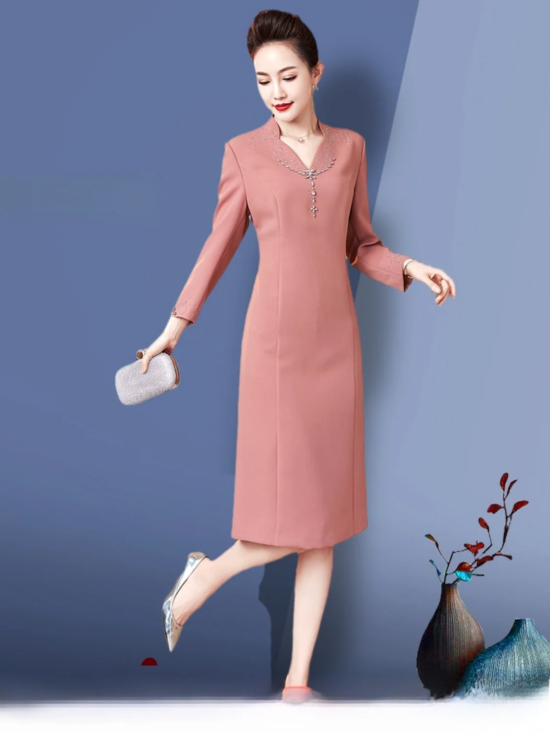 Elegant Fashionable Maternity Dress for Older Women Wedding Banquet Gown V-Neck Pearl Embellished Slim Fit Midi Dress
Elegant Fashionable Maternity Dress for Older Women Wedding Banquet Gown V-Neck Pearl Embellished Slim Fit Midi Dress