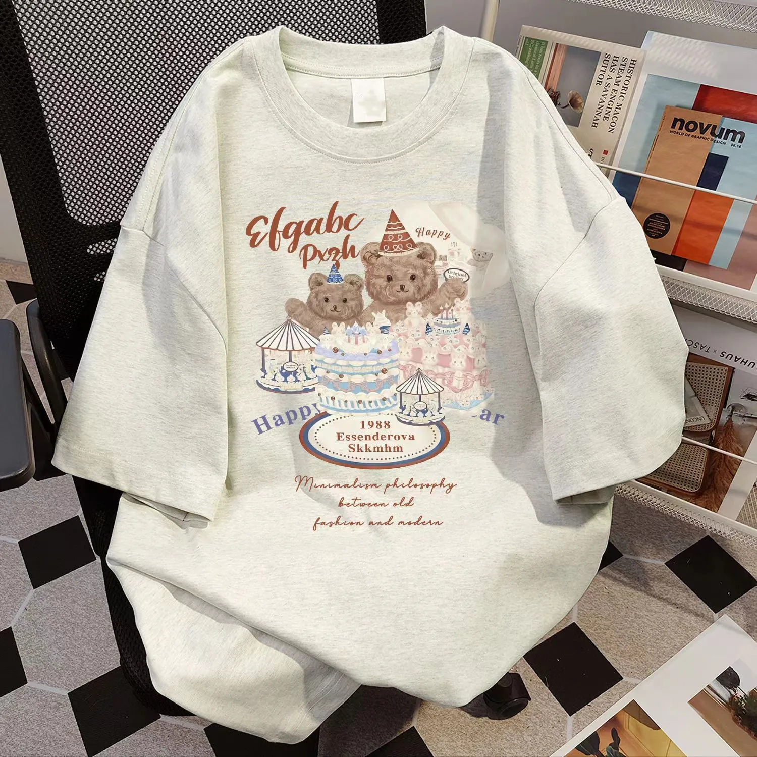 Y2K Korean Streetwear Cotton Tops Harajuku Bear Cake Graffiti Printing T-shirt Aesthetic Round Neck Trendy Short Sleeved Clothes
Y2K Korean Streetwear Cotton Tops Harajuku Bear Cake Graffiti Printing T-shirt Aesthetic Round Neck Trendy Short Sleeved Clothes