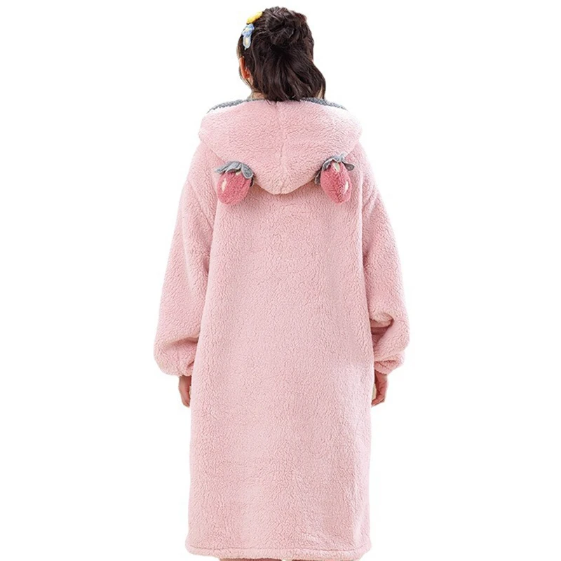 Мультяшные милые пижамы-платья с капюшоном в стиле каваи, розовые, с клубничным принтом, фланелевые, зимние, из кораллового флиса, утепленные, домашняя одежда
Мультяшные милые пижамы-платья с капюшоном в стиле каваи, розовые, с клубничным принтом, фланелевые, зимние, из кораллового флиса, утепленные, домашняя одежда