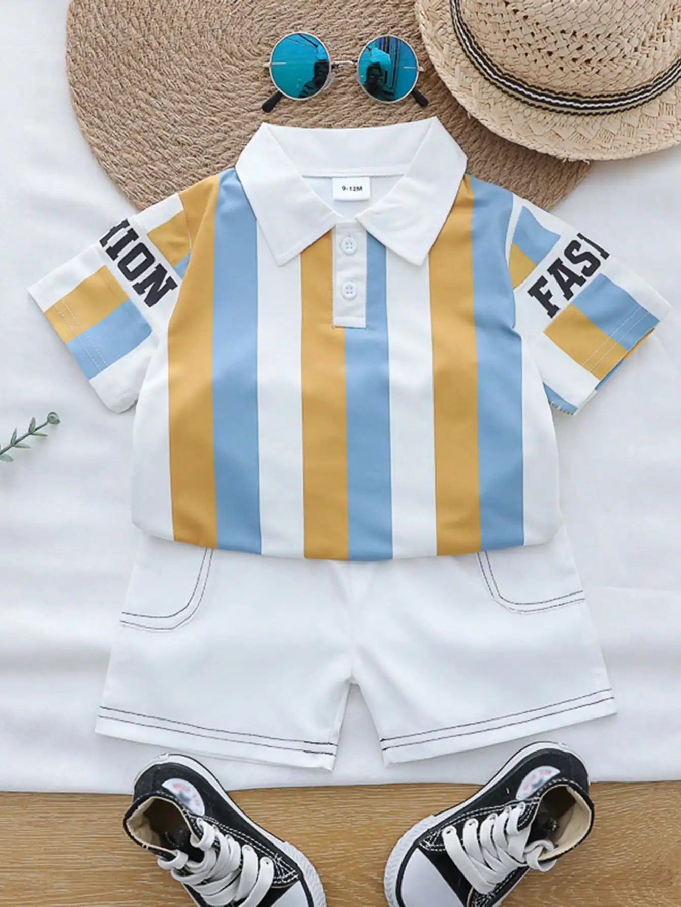 Summer fashion printed vertical strip POLO shirt and short-sleeved shorts set for infants and young children
Summer fashion printed vertical strip POLO shirt and short-sleeved shorts set for infants and young children