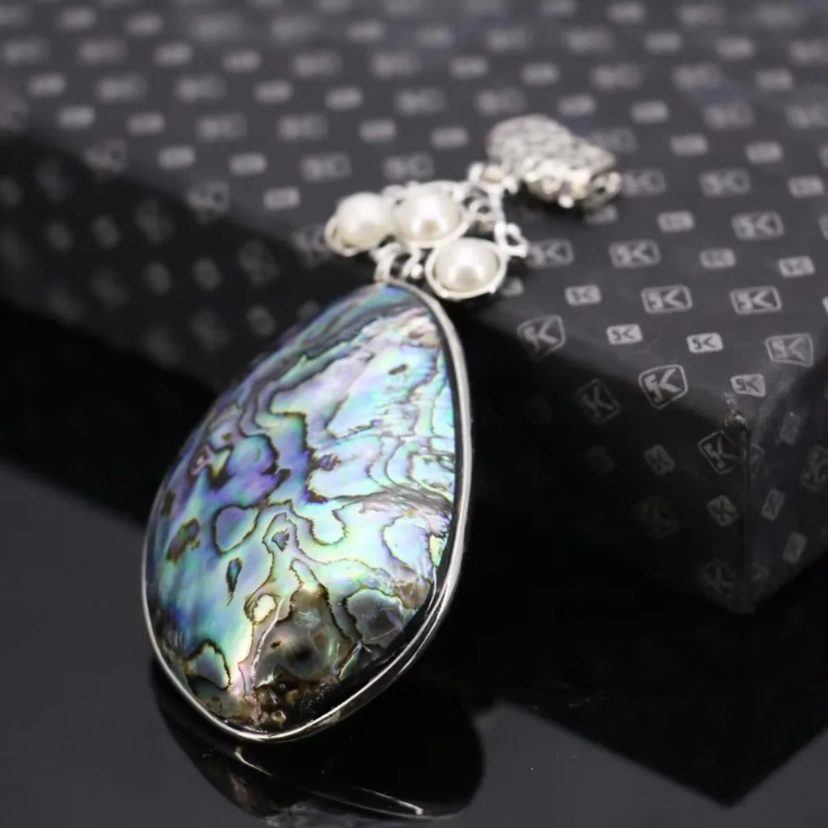 44X60mm Natural Abalone Seashells Sea Shell Freshwater Pearl Stripe DIY Pendant Jewelry Making Design Crafts Accessories Series
44X60mm Natural Abalone Seashells Sea Shell Freshwater Pearl Stripe DIY Pendant Jewelry Making Design Crafts Accessories Series