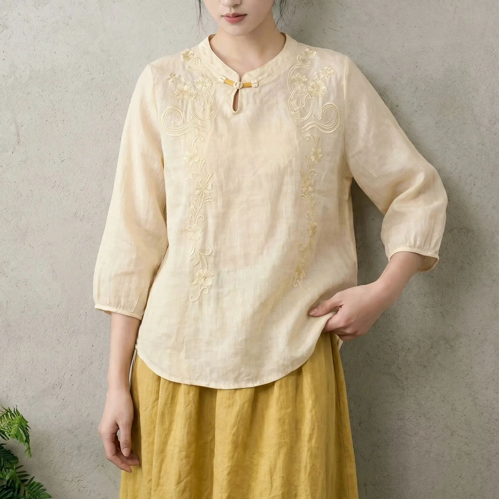 plus Size Women's Cotton Linen T-Shirt Embroidered Base Shirt 3/4 Sleeve Top Summer New Style Commute Artistic Style Regular Fit
plus Size Women's Cotton Linen T-Shirt Embroidered Base Shirt 3/4 Sleeve Top Summer New Style Commute Artistic Style Regular Fit