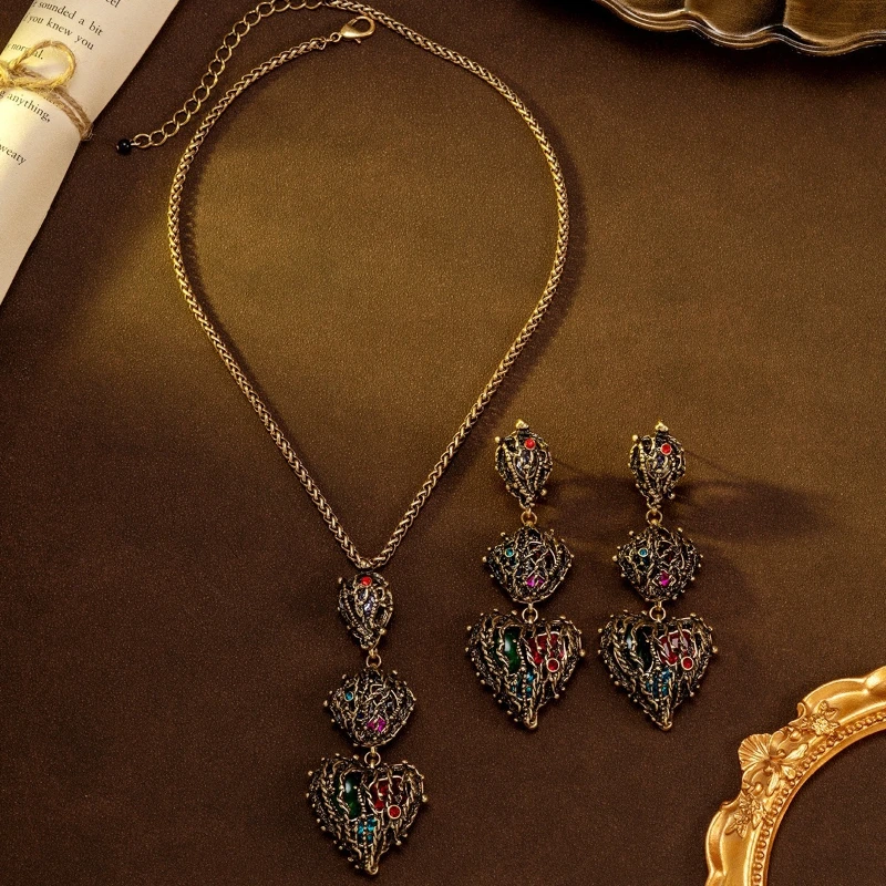 Retro Vine Inlaid Colorful Zircon Heart Necklace Earrings Set Luxury Romantic Jewelry Gift for Women
Retro Vine Inlaid Colorful Zircon Heart Necklace Earrings Set Luxury Romantic Jewelry Gift for Women