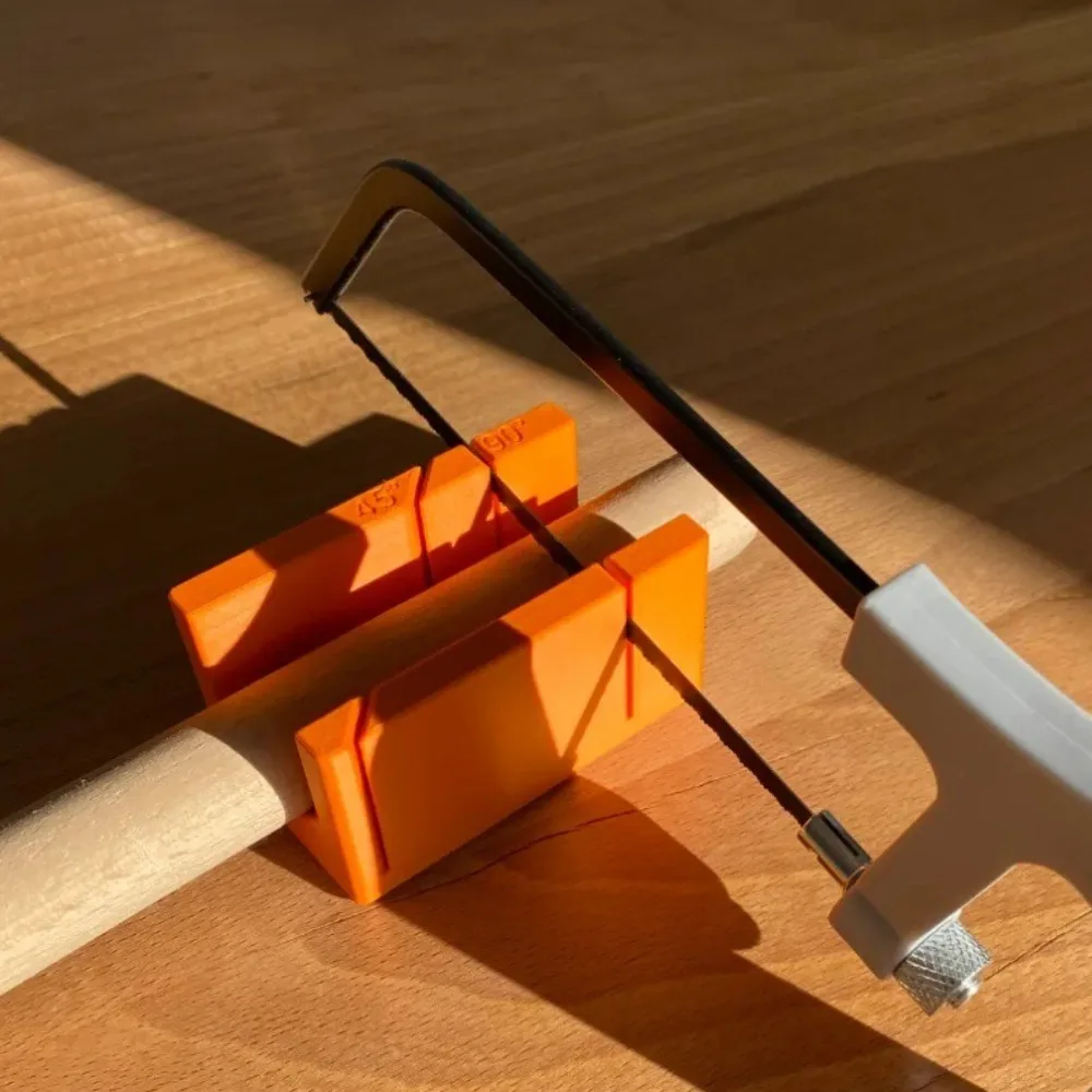 Portable 90°/ 45° Miter Saw Guides Practical 90°/ 45° 90°/ 45° Mitre Box 3D Printing Wood Oblique Angle Cutting Tools
Portable 90°/ 45° Miter Saw Guides Practical 90°/ 45° 90°/ 45° Mitre Box 3D Printing Wood Oblique Angle Cutting Tools