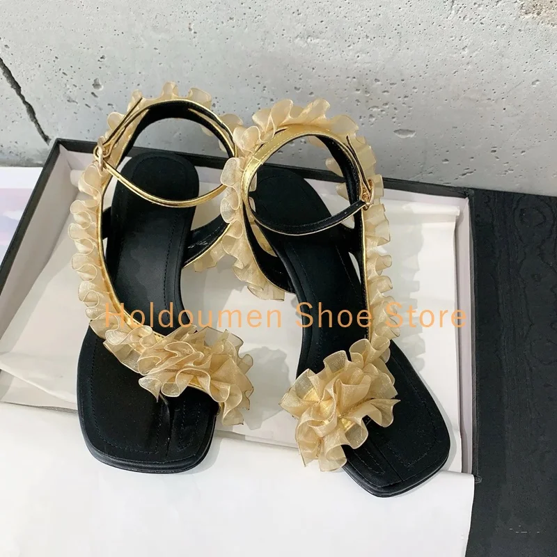 Novel Style Pleated Mesh Stitching Leather Design Strange Style Heel Sandal Square Toe Ankle Strap Buckle Fashion Catwalk Sandal
Novel Style Pleated Mesh Stitching Leather Design Strange Style Heel Sandal Square Toe Ankle Strap Buckle Fashion Catwalk Sandal